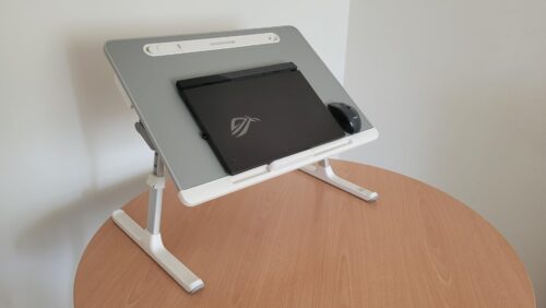 Adjustable Laptop Bed Desk with LED Lamp – Extra-Large Foldable Tray with Book Stand, Wrist Rest & Storage for Bed, Couch, or Floor photo review