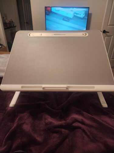 Adjustable Laptop Bed Desk with LED Lamp – Extra-Large Foldable Tray with Book Stand, Wrist Rest & Storage for Bed, Couch, or Floor photo review