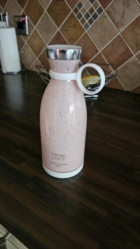 4 Blades Design Portable Blender: Effortless Smoothies, Anytime, Anywhere photo review