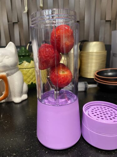 JuicePod Pro - Portable USB Rechargeable Juicer & Smoothie Maker photo review