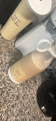 4 Blades Design Portable Blender: Effortless Smoothies, Anytime, Anywhere photo review